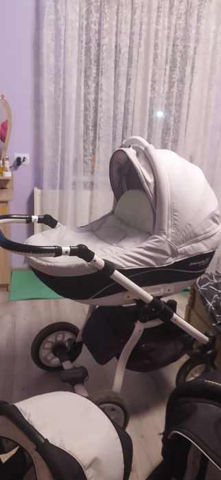Продам дитячу коляску 3 в одному
