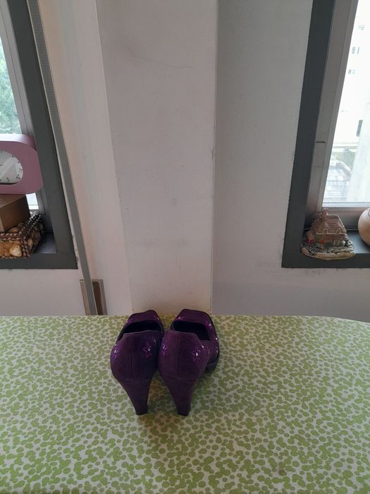 Vendo Sapatos de Senhora FOREVA muito bonitos como novos
