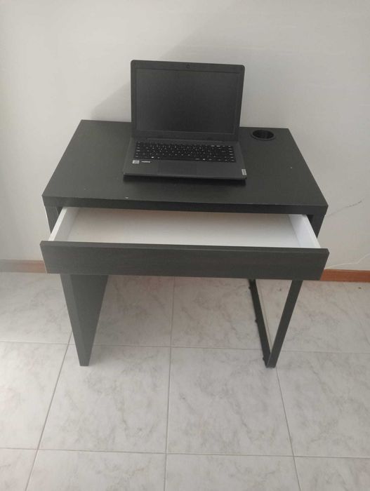 Mesa de Estudo Usada