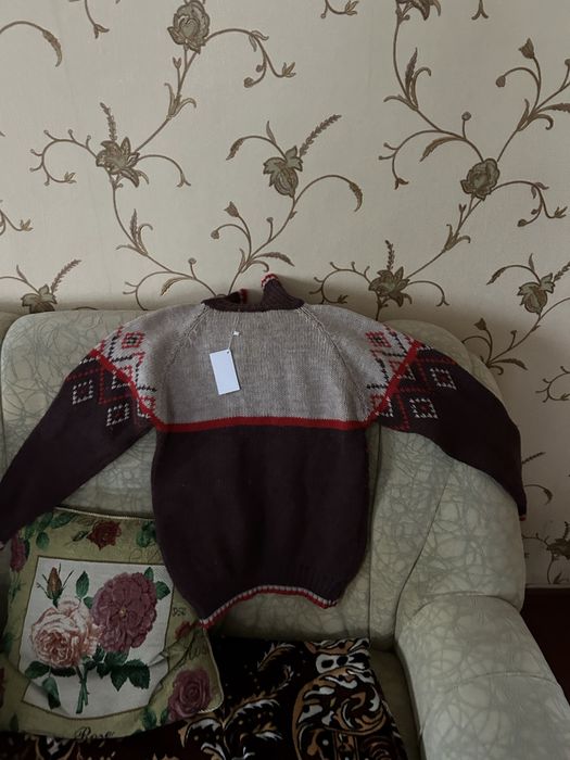 Продам світер