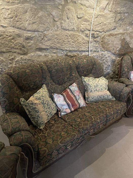 Conjunto de Sofás Clássicos - Sofá 3 lugares (Sofá-cama) + 2 Poltronas