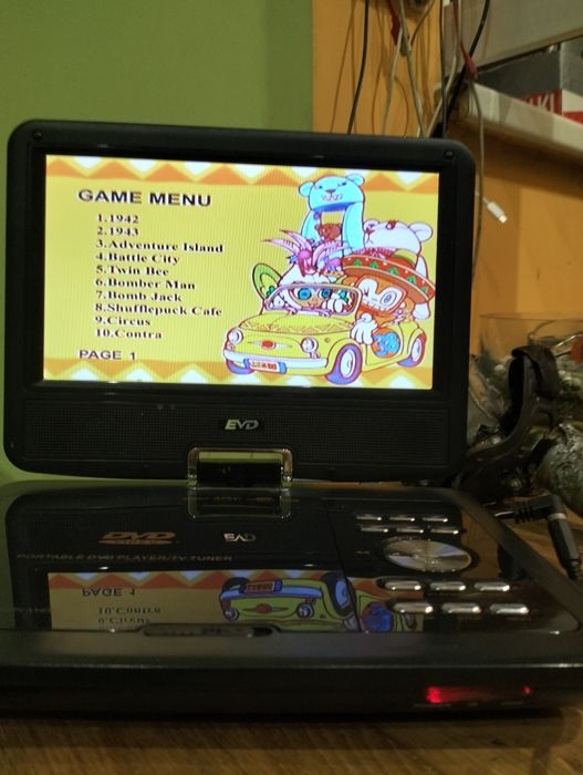 Gra retro CONTRA i 300 innych na przenośnym Dvd
