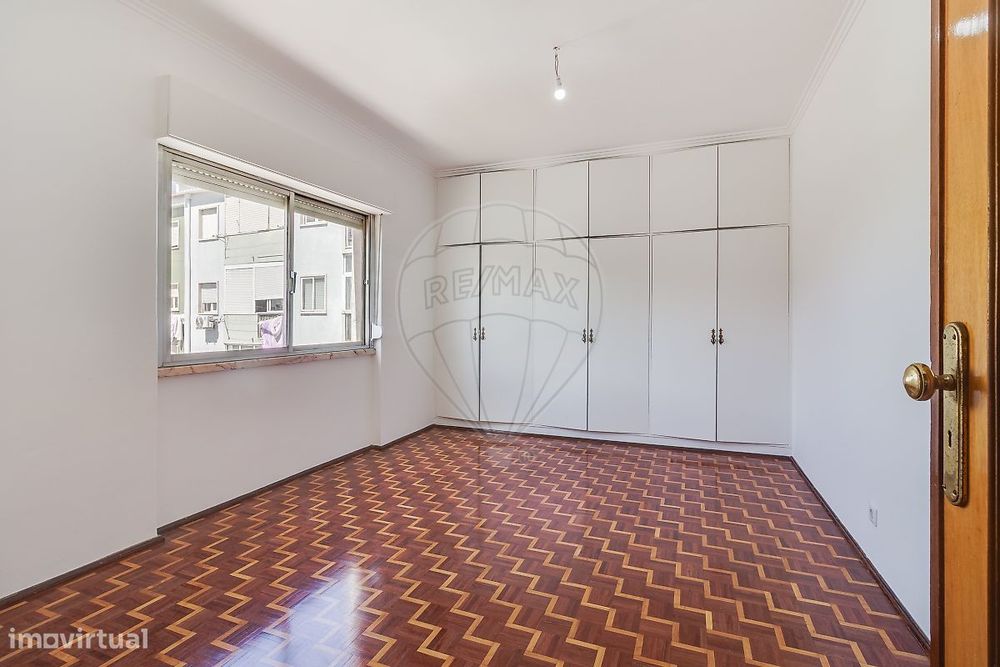 Apartamento T4 para arrendamento