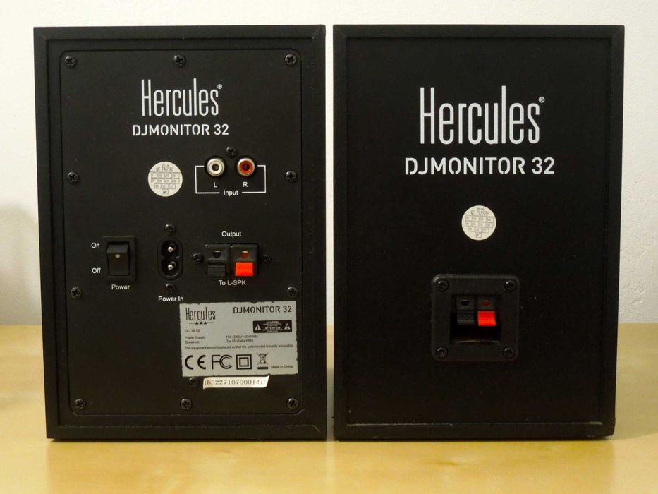 Turntable Pioneer PL770/ Preamp Behringer PP400/ Colunas DJ Monitor 32