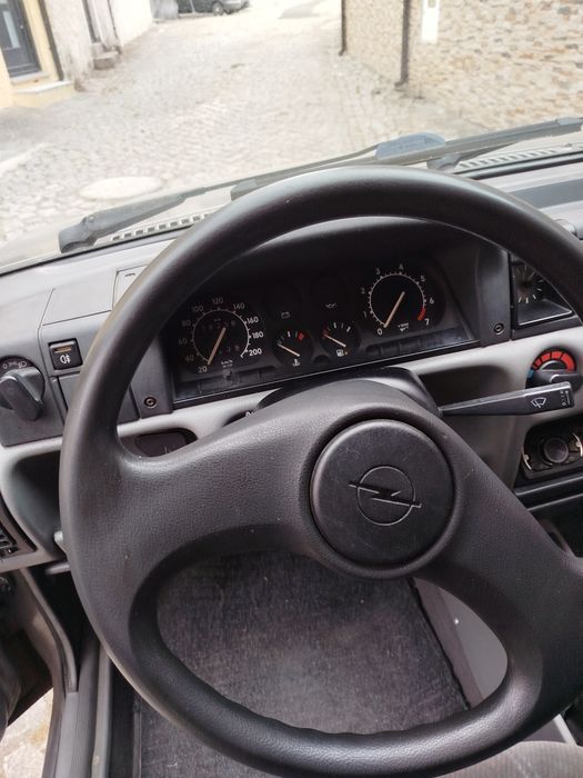 Opel corsa A -1992