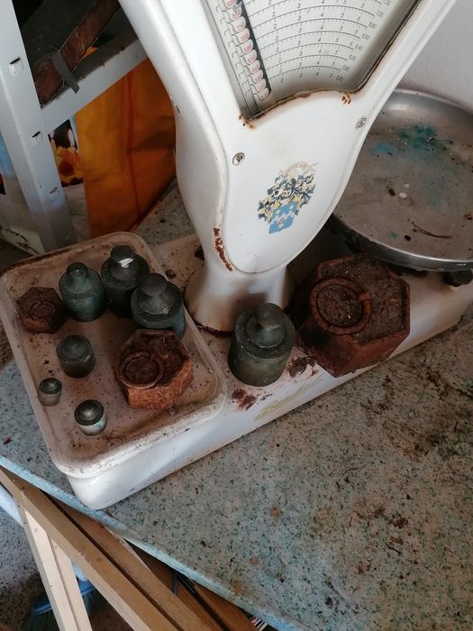 Balança comercial antiga Berkel com pesos