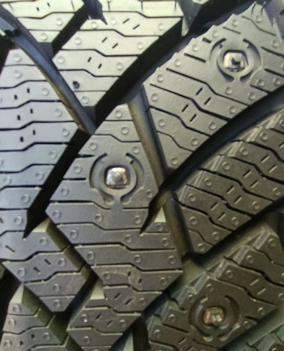 Продам комплект шин 255/50-19 Pirelli Scorpion ice zero 2