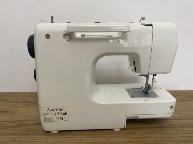 Máquina de costura Lervia