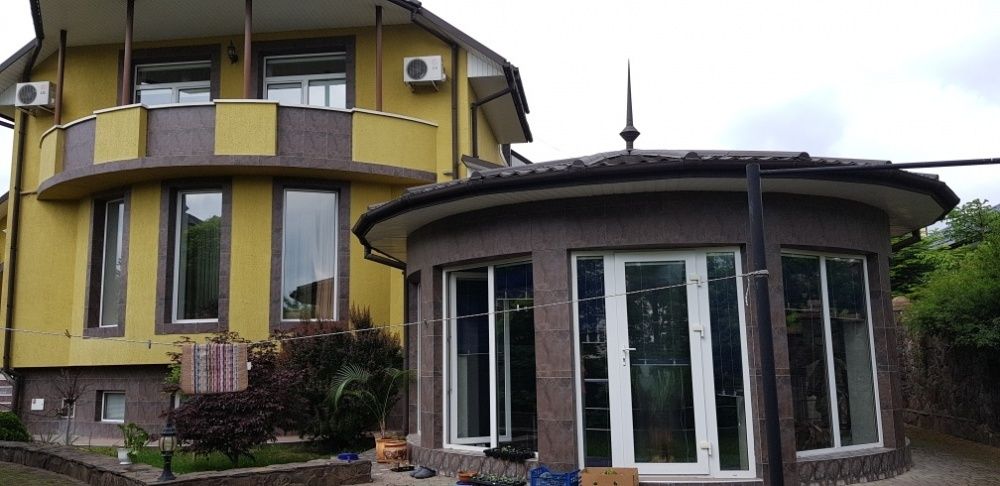 Розкішний будинок ,дослідна станція 10 соток, басейн, сауна, закрита вулиця