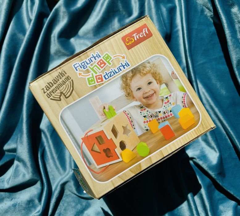 Drewniane klocki, sorter - Figurki hop do dziurki. Trefl