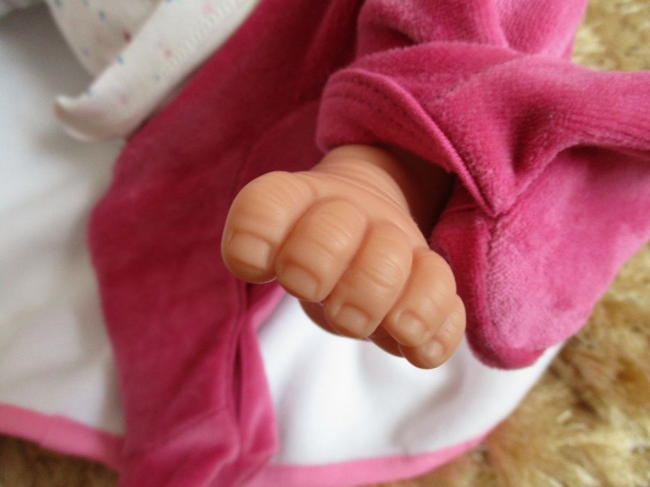 Bebe Reborn Sara - menina completa em Vinyl