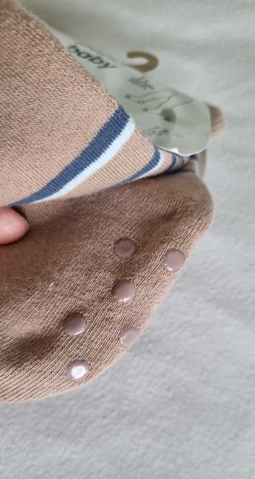 Nowe rajstopki 74/80 oraz skarpetki 18 do 20 5.10.15 jak H&M