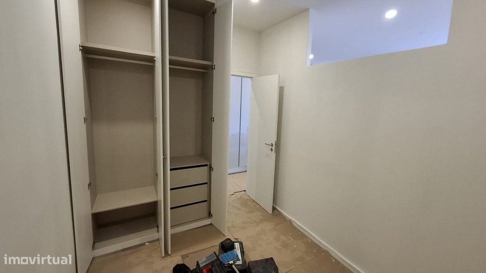 Elegante T1+1 a Estrear em Fitares com Acabamentos Premium