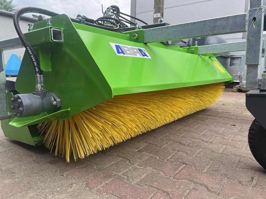 Zamiatarka do ciągnika na tuz/ wózka widłowego/ euroramkę transport