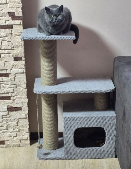 Когтеточка домик 88 см  для кошек с лежанкой