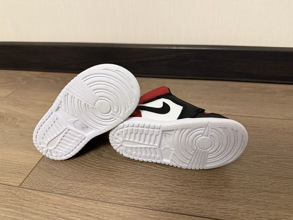 Кросівки дитячі Jordan 23.5-24 розмір