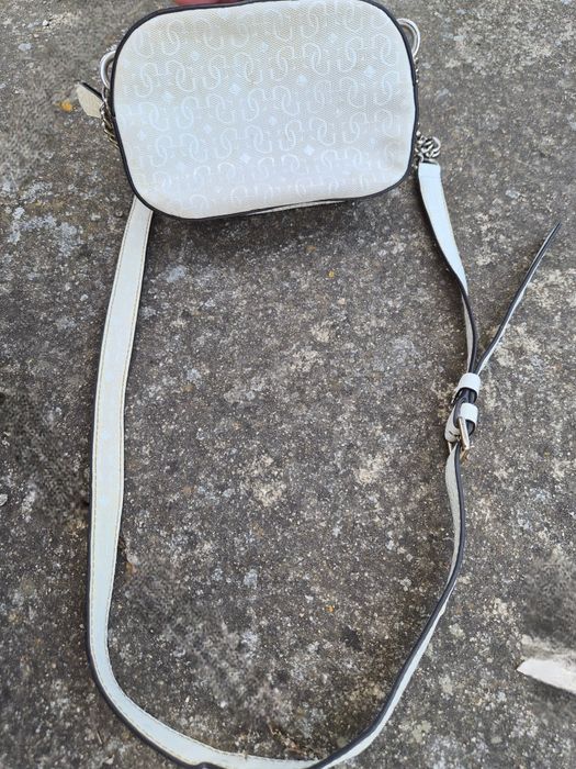 Bolsa a tiracolo Guess