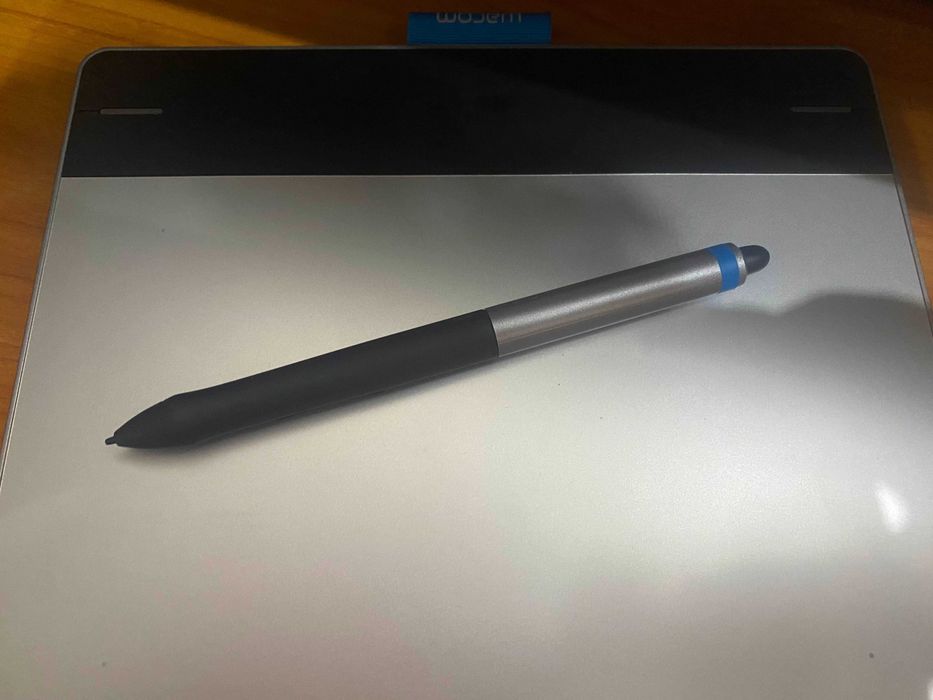 Intuos Pen & Touch S Tablet64752239810305124
