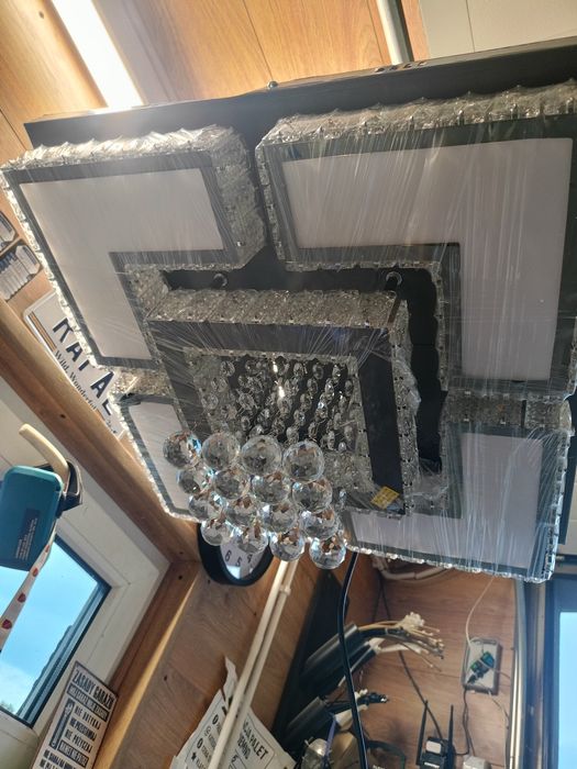 Lampa LED z pilotem