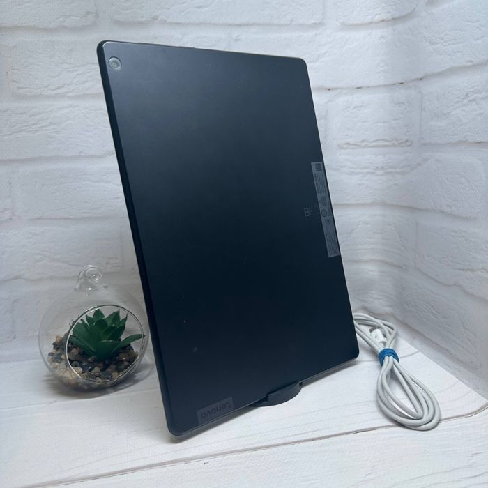 Продам планшет Lenovo LTE TB-X505L 2/32Gb в гарному стані