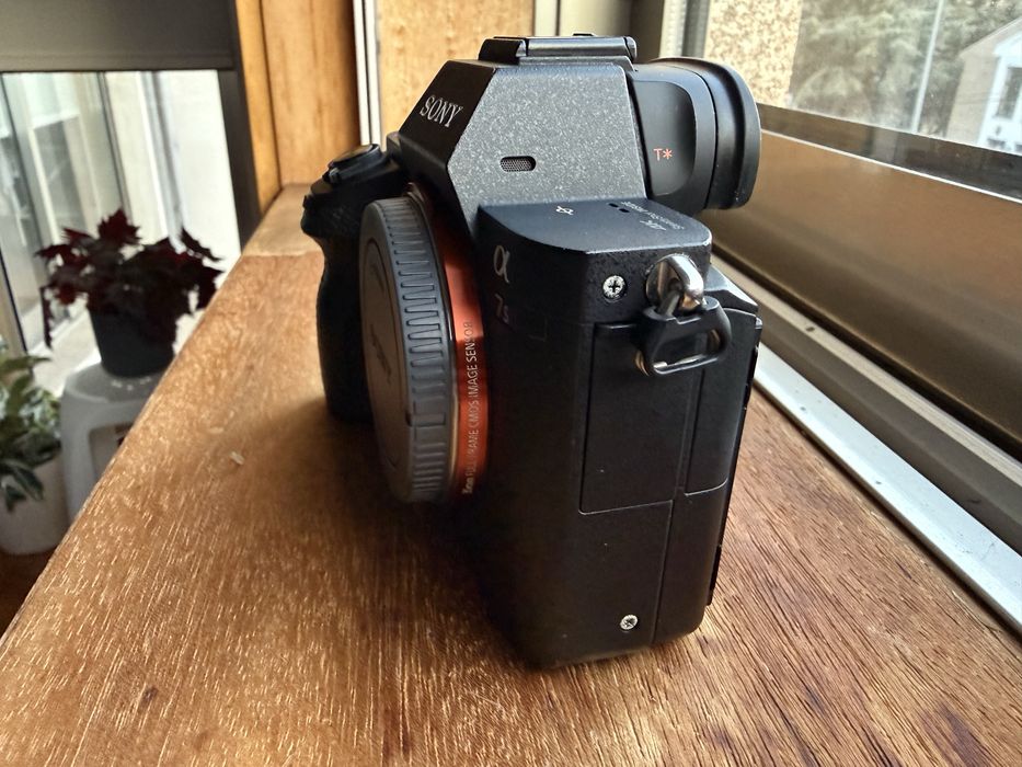 Câmara Full Frame Sony A7s II + duas baterias