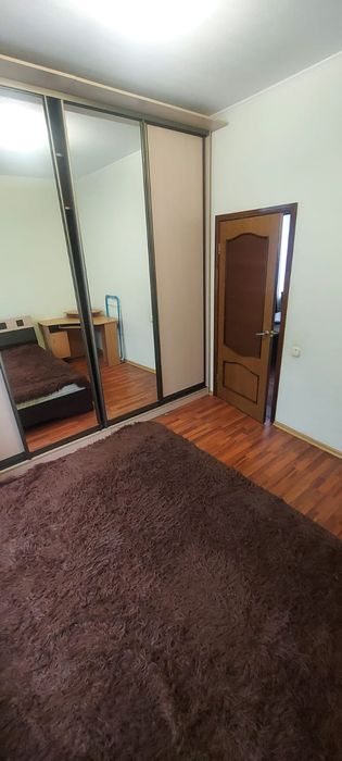 2-х комнатная квартира в центре города.Сталинка.