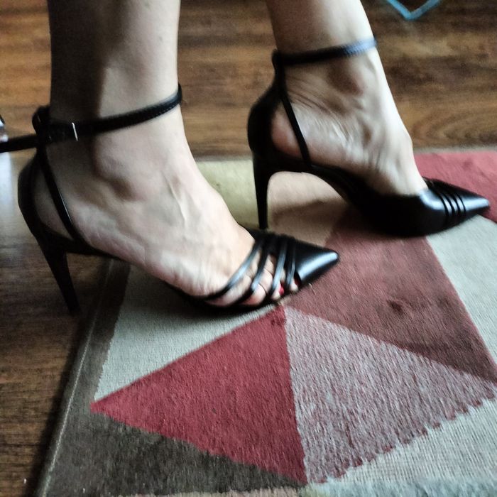 Szpilki Maccioni czarne r.38 jak nowe Venezia