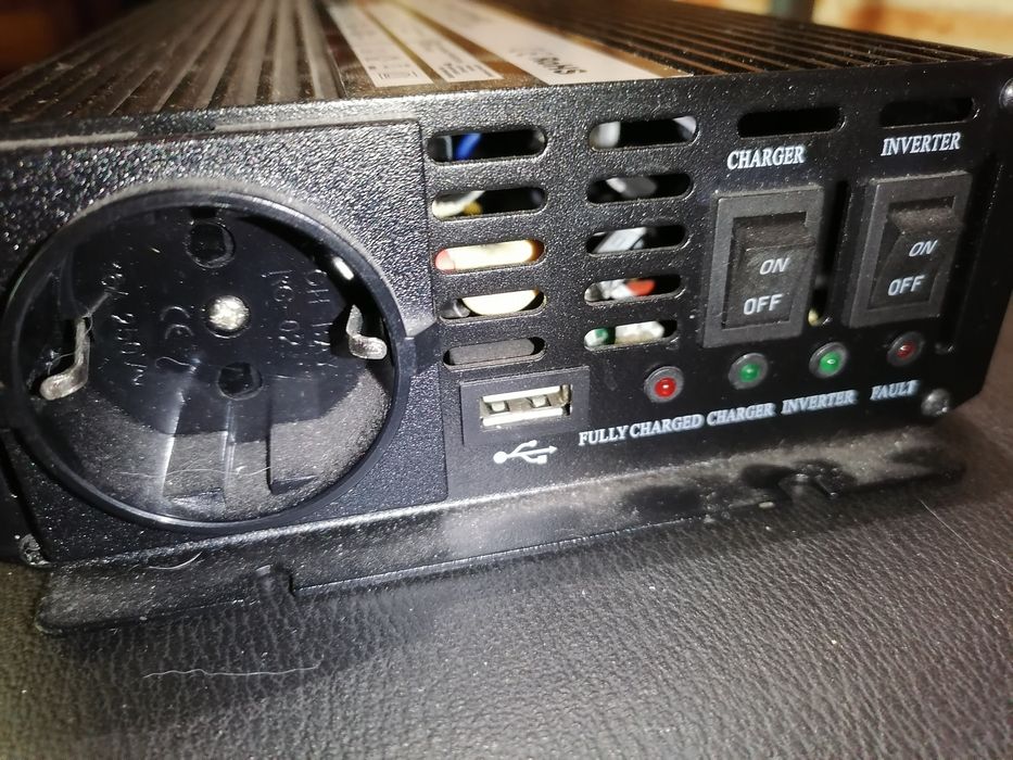 Инвертор с зарядкой