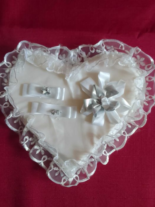 Подушечка для обручок на весілля