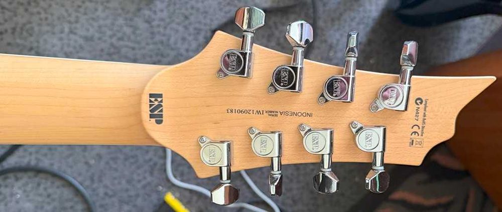 Guitarra ESP LTD H-208 8-String