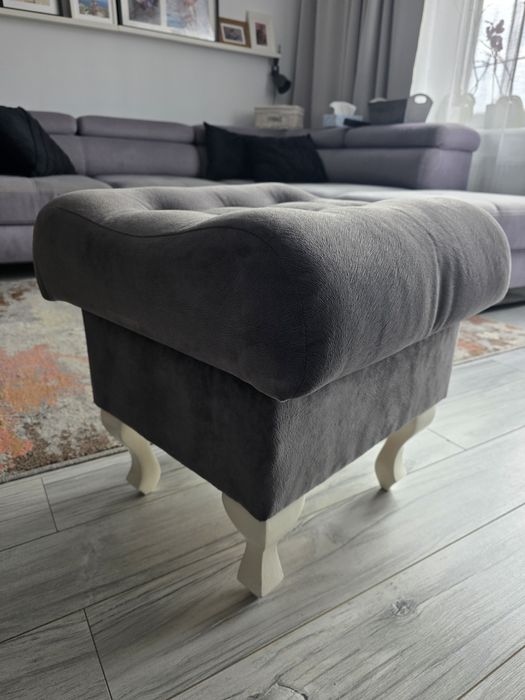 Pufa ze schowkiem, tapicerowana, welur, na nóżkach