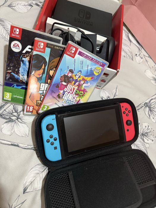 Nintendo  Switch