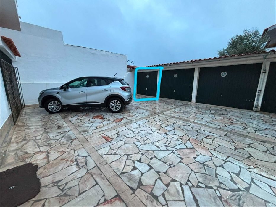 Studio na Parede com Garagem