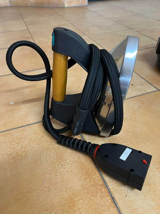Vaporetto com acessórios e ferro de engomar a vapor por usar!