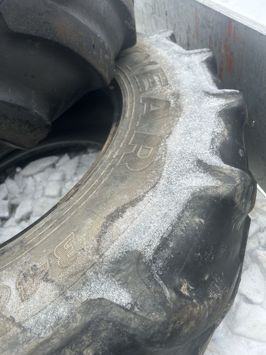 Używane Opony 13,6R24