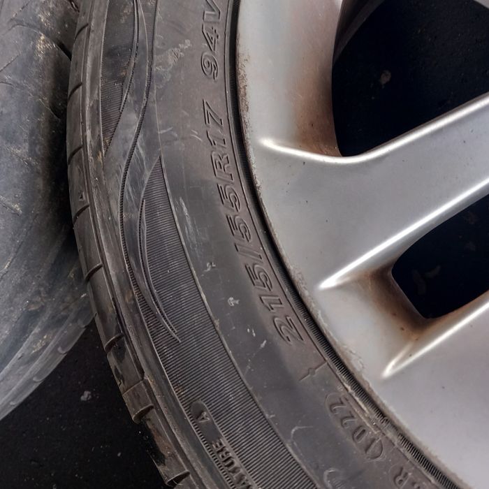Jantes 17 Nissan Juke dois pneus bons