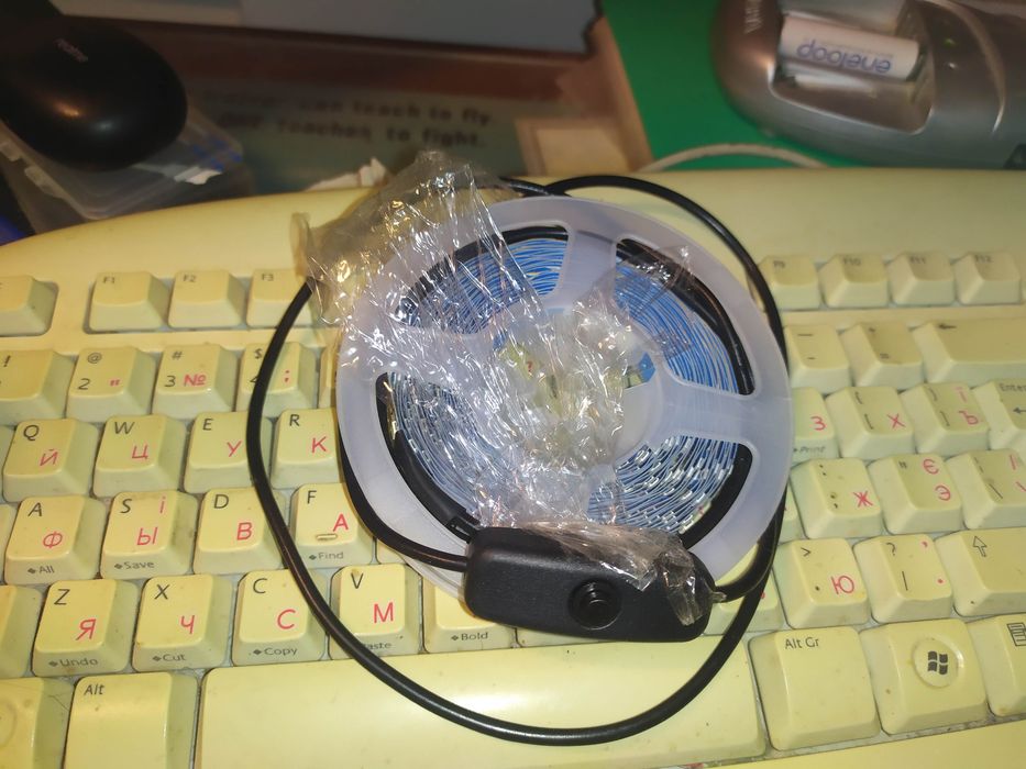 LED лента 2835 5V 5м с USB разъемом (5000К)