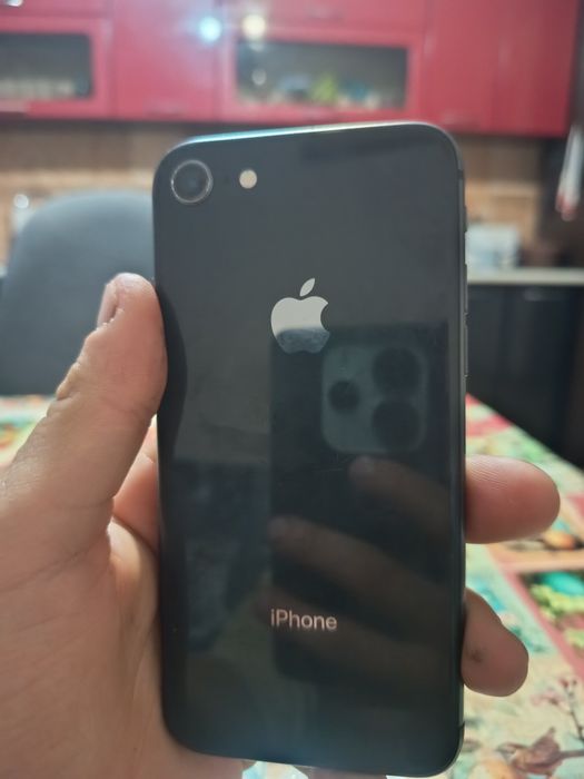 Продам iPhone 8 ціна договорна