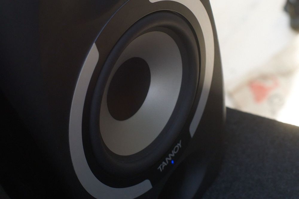 Tannoy Reveal 601a - monitory studyjne aktywne // yamaha KrK