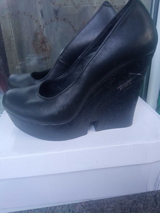 Продам туфли женские