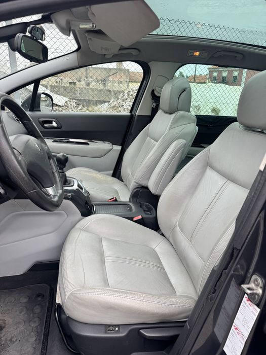 Peugeot 5008 1.6HDi Exclusive 7L