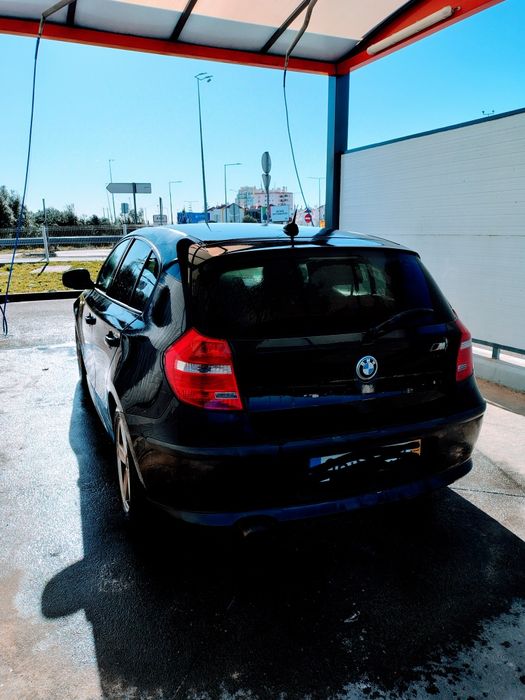BMW  116D 1.9 equipado com android auto