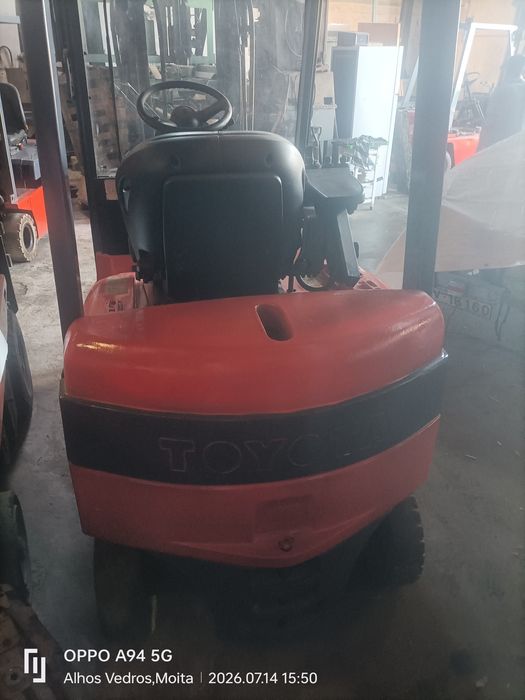 Empilhador Toyota 1.8 toneladas