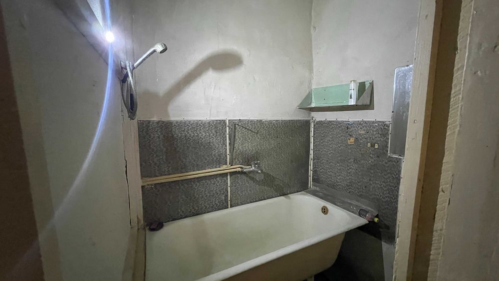 Будинок ПІД ЗНЕСЕННЯ та 25 соток у с.Княжичі 7 км до Києва