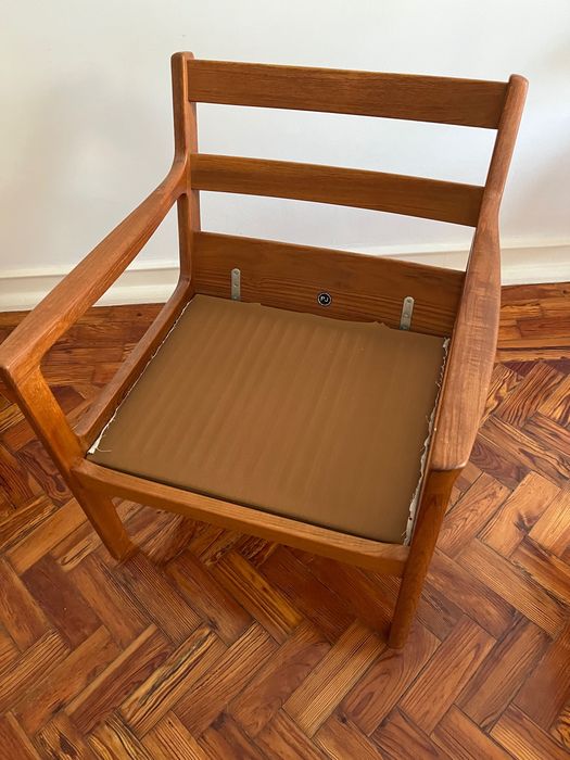 Cadeirão dinamarquês teca de Ole Wanscher