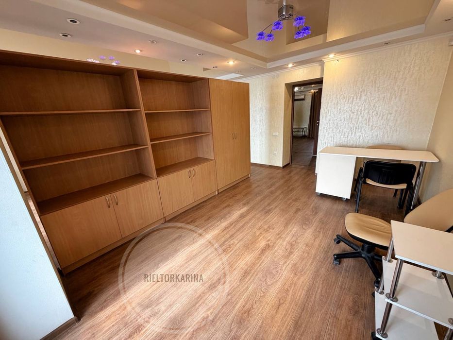 Продам 3к 85м2/3-Я Слободская возле рынка Юлиана