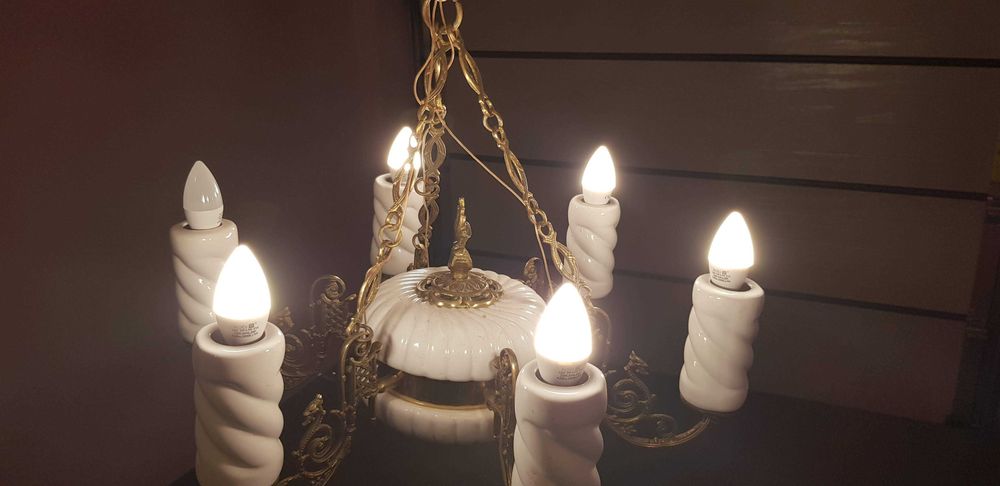 Żyrandol retro do salonu