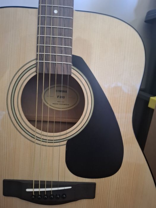 Yamaha F310 como nova