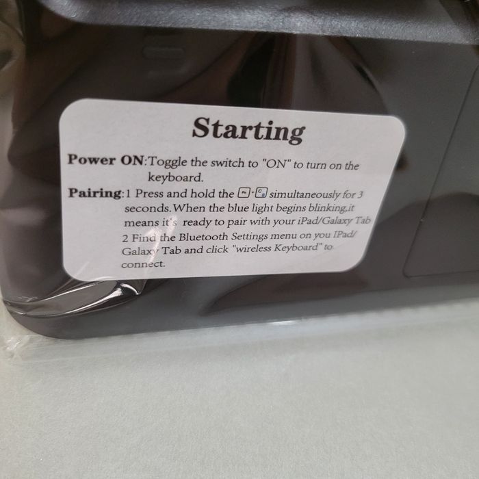 NOWY! Zestaw etui + klawiatura bezprzewodowa Bluetooth do iPad/Samsung