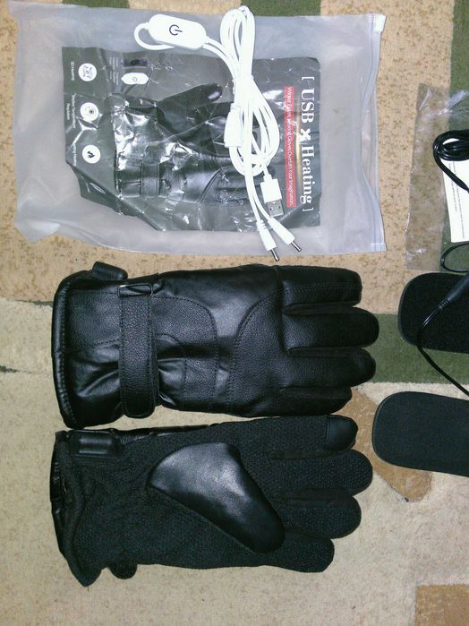 Див.фото! Комплект з USB-підігрівом:  устілки та "шкіряні" рукавички.